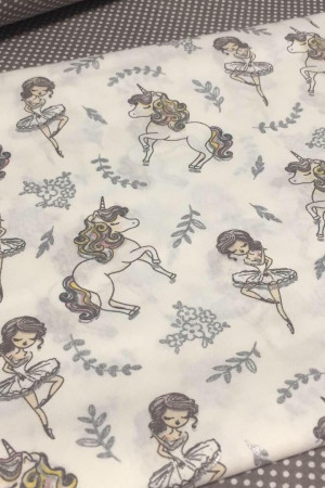 Балерина на білому фоні